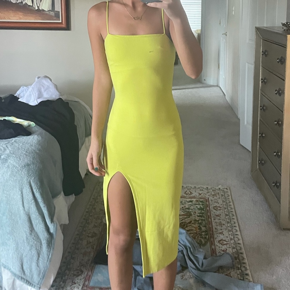 Lover’s and friends revolve yellow sleeveless bodycon midi dress with slit